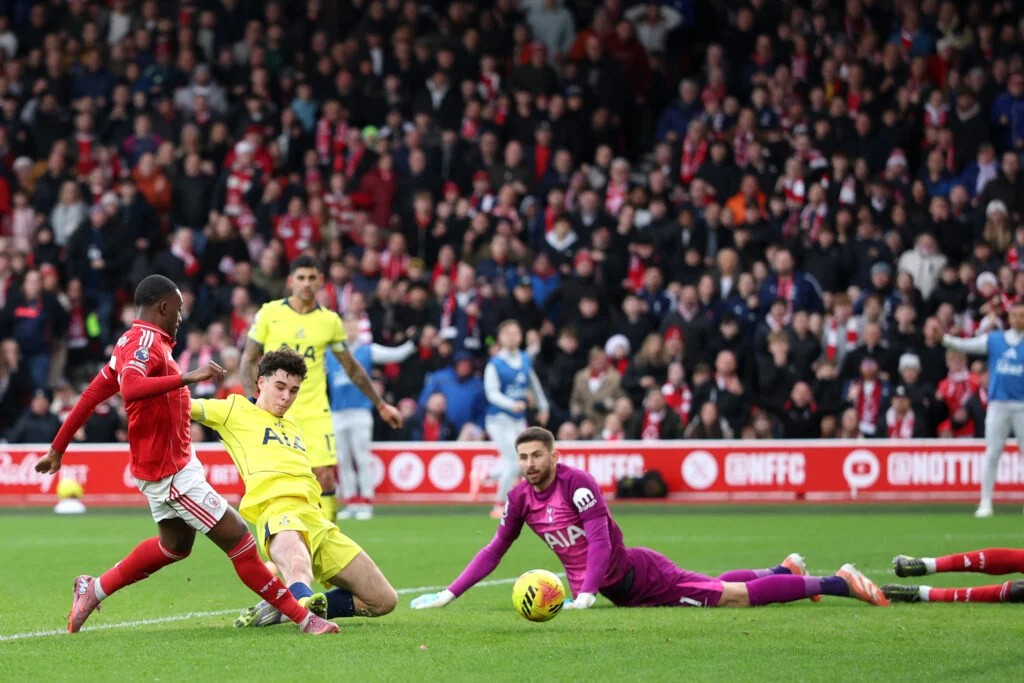 Tottenham First-Half Player Ratings vs Nottingham Forest